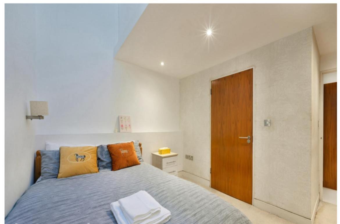 Chic Sleeps Up To 4 Guests In Heart Of Bridge *